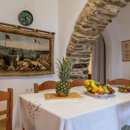Traditional House In بيت للعطل *