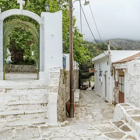 Traditional House In بيت للعطل *